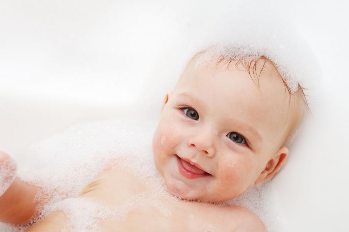 كم مرة يجب أن استحم المولود الجديد؟ رعاية الوليد