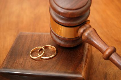 متى يكون من الضروري حل الزواج في المحكمة؟